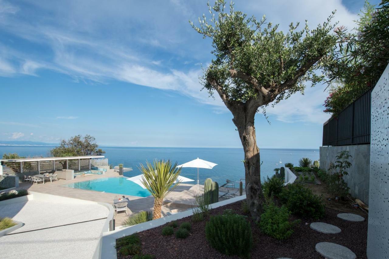 B&B Capo Torre Resort & Spa Albisola Superiore Bagian luar foto