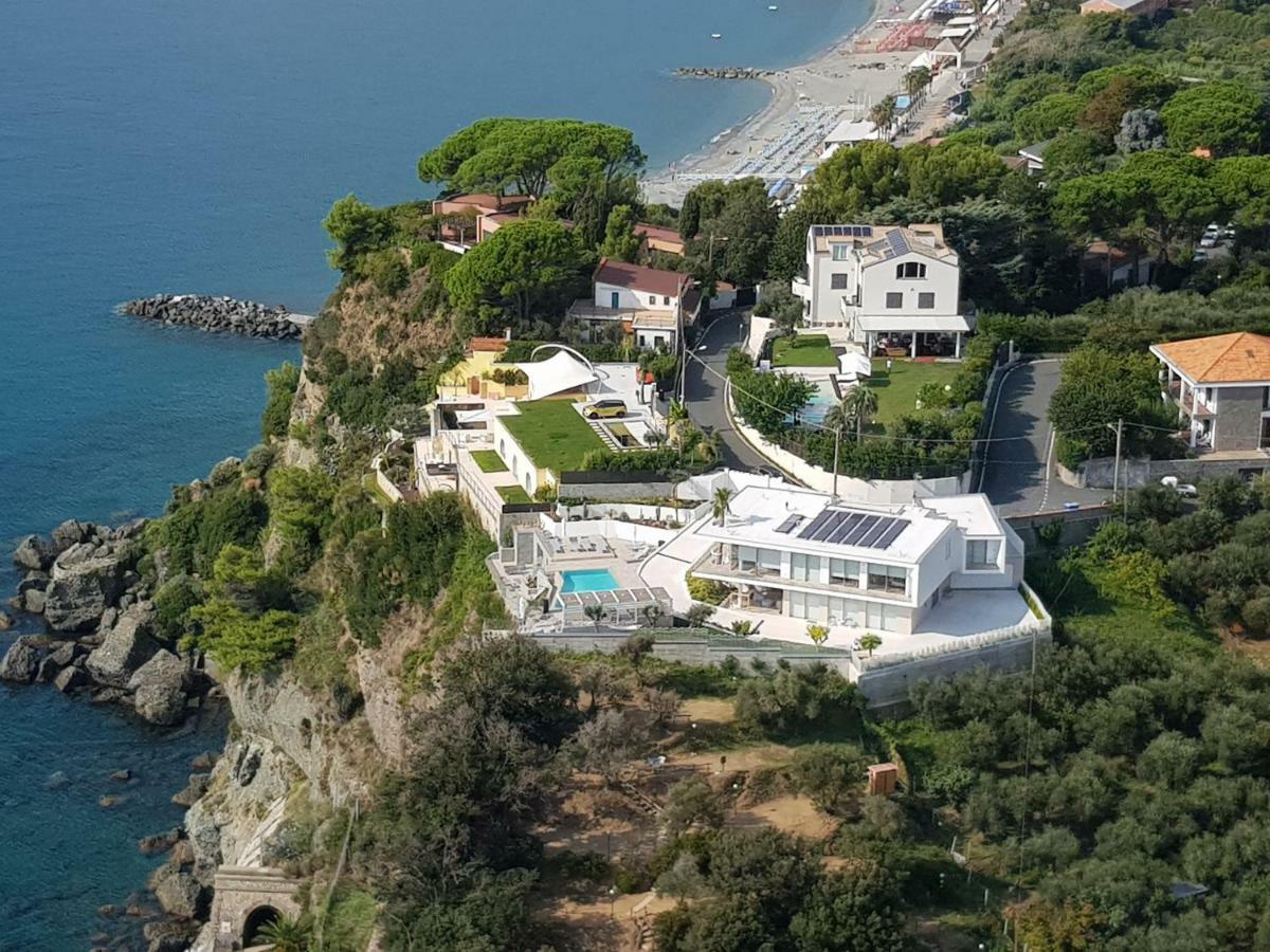 B&B Capo Torre Resort & Spa Albisola Superiore Bagian luar foto
