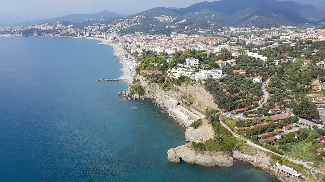 B&B Capo Torre Resort & Spa Albisola Superiore Bagian luar foto
